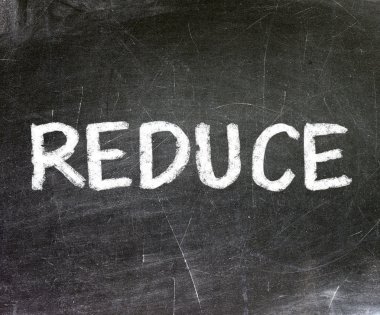 bir kara tahta üzerinde beyaz tebeşir ile el yazısı azaltmak