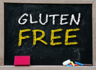 el yazısıyla yazılmış bir yazı tahtası Beyaz tebeşir ile ücretsiz gluten.