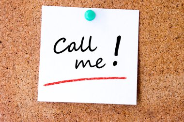 ara beni, üzerinde beyaz bir yapışkan not yazılmış