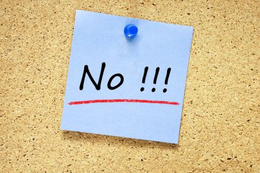 Hayır mavi yapışkan notu üzerinde