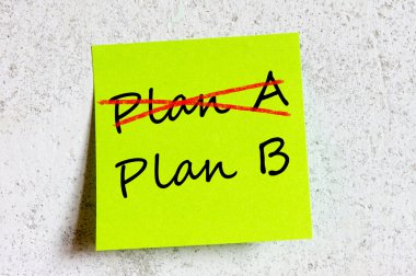 plan bir veya beyaz bir yapışkan notu üzerinde yazılı b planı