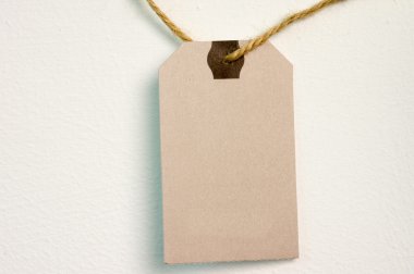 arka planda izole kahverengi boş etiket