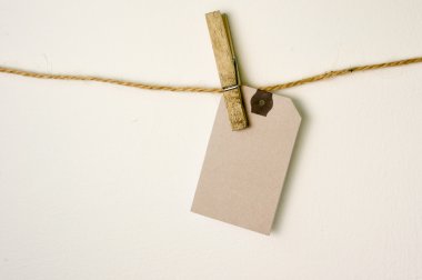 Not ve kırpma yolu ile giysi peg