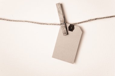 Not ve kırpma yolu ile giysi peg