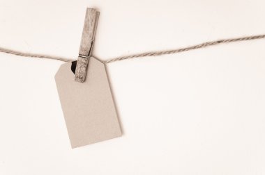 Not ve kırpma yolu ile giysi peg