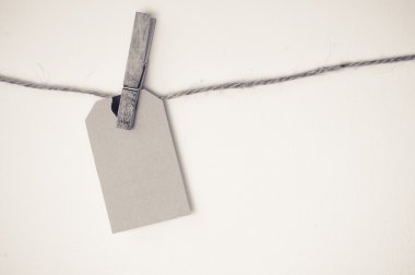 Not ve kırpma yolu ile giysi peg