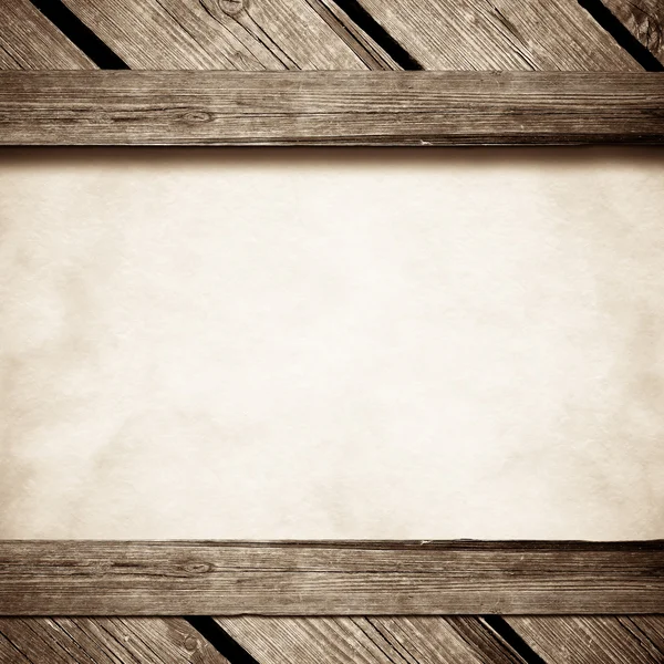 Papier blad in midden van houtstructuur — Stockfoto