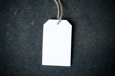 Not ve grunge bez arka plan üzerinde elbise peg