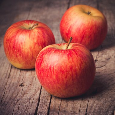 Kırmızı elma meyve olgun çiy