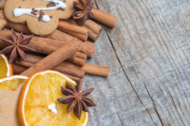 portakal ve cinamone sopa ile Noel kurabiyesi