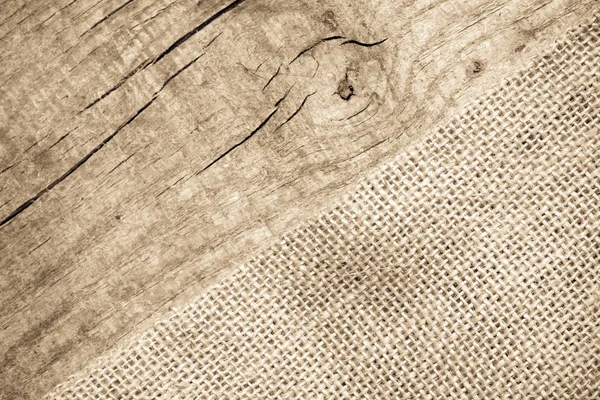 Burlap textura pe masa de lemn — Fotografie, imagine de stoc