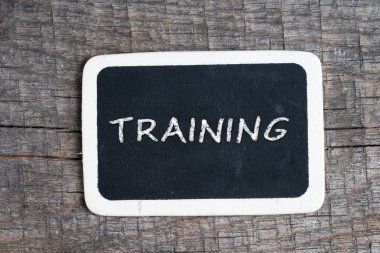 el ile yazılmış bir yazı tahtası Beyaz tebeşir ile eğitim