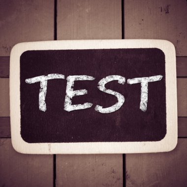 Beyaz tebeşir ile el yazısı test