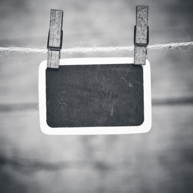 eski foto kartpostal ve odun giysi peg