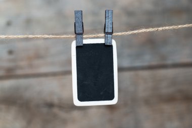 eski foto kartpostal ve odun giysi peg