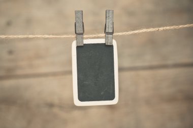 eski foto kartpostal ve odun giysi peg