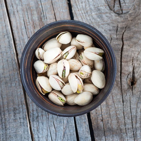 Bowl of pistachio nuts — Stock Photo, Image