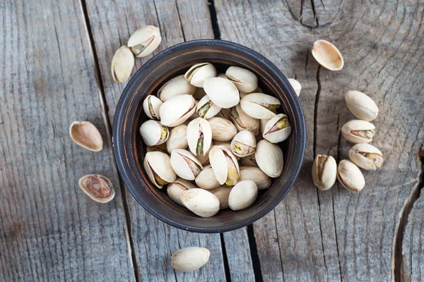 Bowl of pistachio nuts — Stock Photo, Image