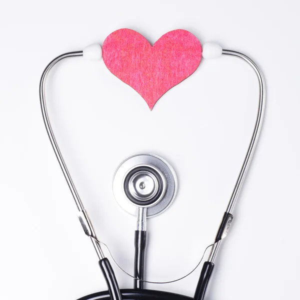 Stetoscopio con cuore rosso — Foto Stock