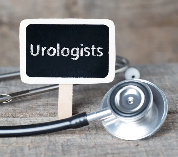 Lavagna con parola urologi e stetoscopio — Foto Stock