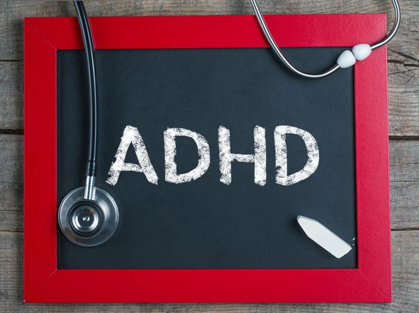 単語 adhd と聴診器黒板 — ストック写真