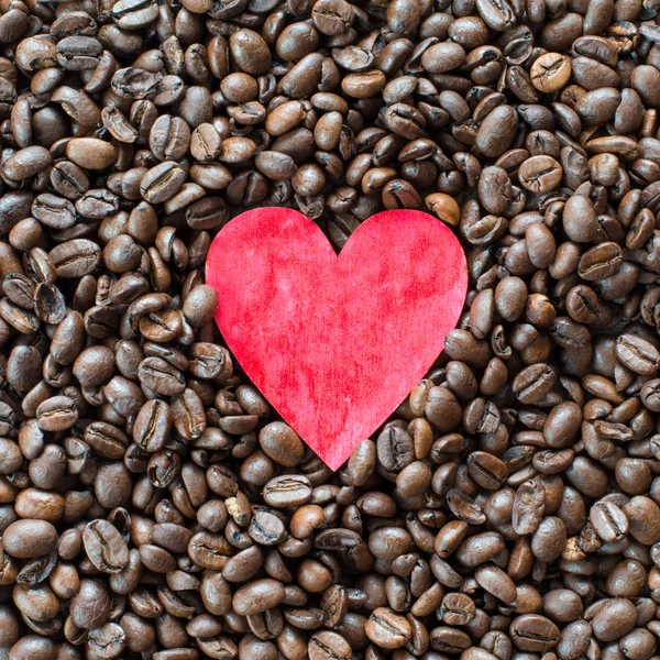 Corazón de madera en el café —  Fotos de Stock