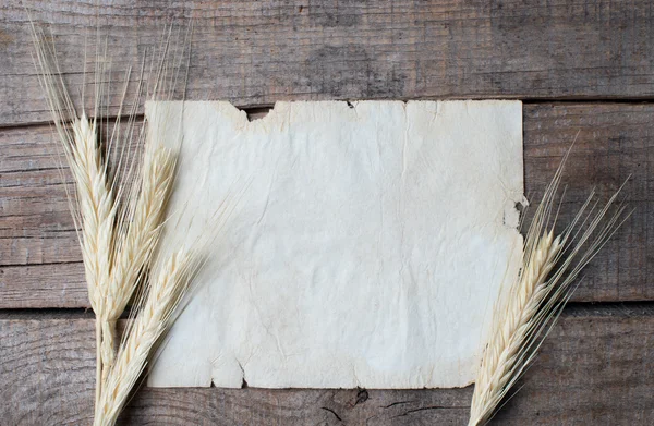 小麦とウッドの背景 — ストック写真