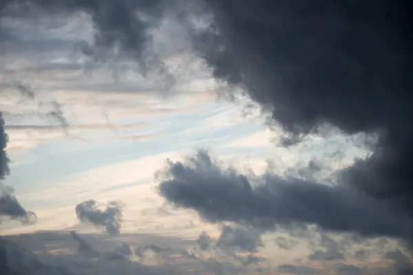 Nuages orageux avant un orage — Photo