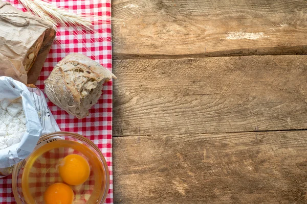 Taze ekmek pişirme — Stok fotoğraf