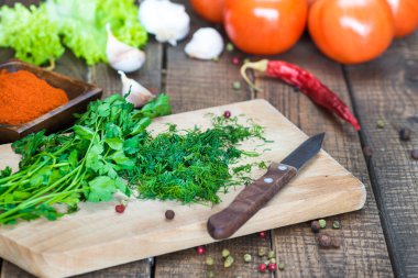 bıçak ve yeşillik