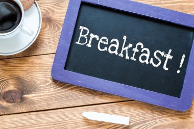 칠판에 필기 하는 아침 식사