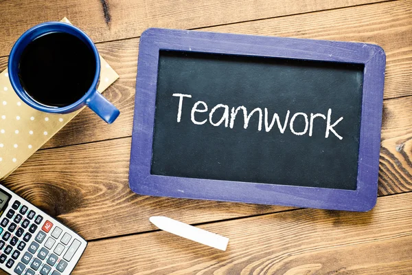Quadro negro com texto "Trabalho em equipe " — Fotografia de Stock