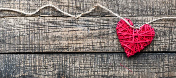 Corazón Blanco Rojo Sobre Fondo Madera — Foto de Stock