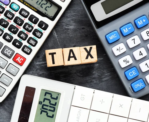 Tax Tekst Houten Blokjes Begrip Belastingplichtige Onderneming — Stockfoto