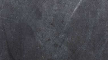 Tahta masadaki boş tebeşir tahtası. Metin girmek ya da grafik eklemek için boş alan. Eğitim ya da iş dünyasında kavram.