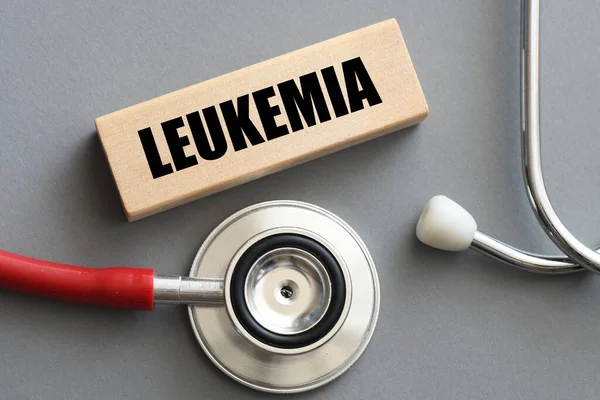Leukemia Wort Auf Holzklotz — Stockfoto