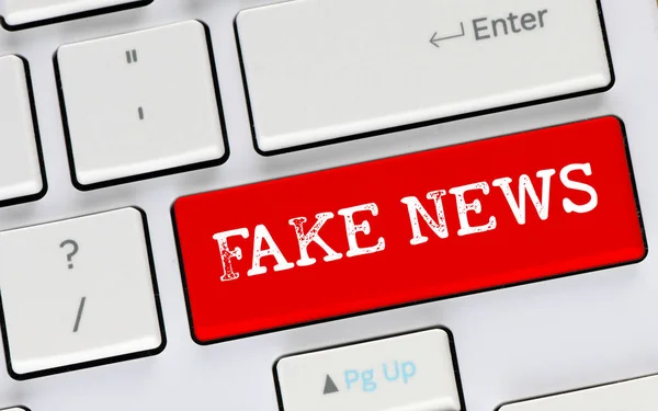 Fake News Mots Sur Touche Rouge Clavier Ordinateur — Photo