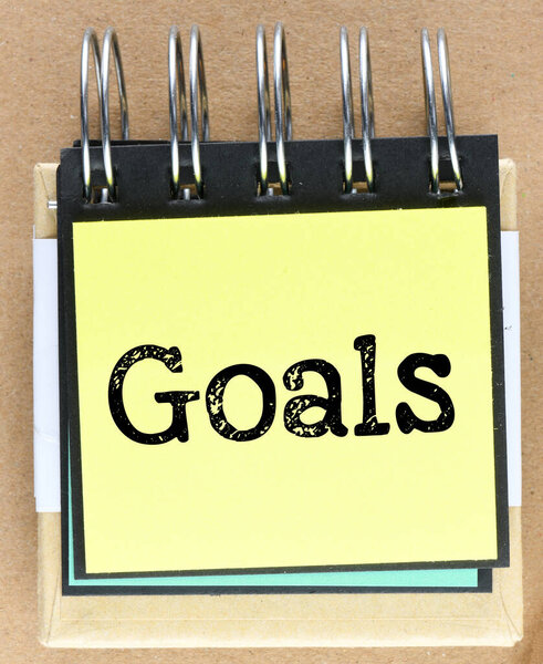 ЦЕЛЬ слово в блокноте офиса.