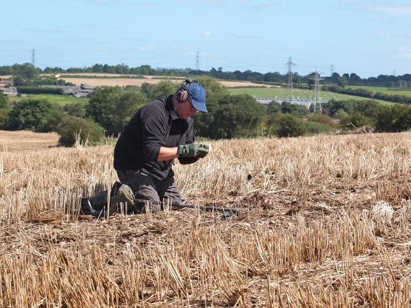 Metal detecting — Stock Photo, Image