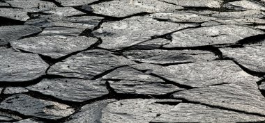 Kırık Beton kaldırım