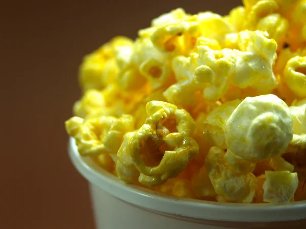 Kubek popcorn — Zdjęcie stockowe