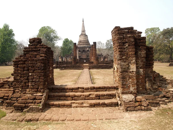 Sri satchanalai historischer park, nördlich von thailand. — Stockfoto