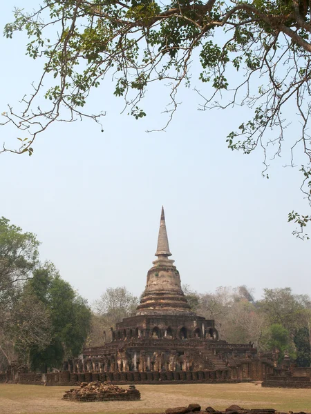 Sri Satchanalai parque histórico, Norte da Tailândia . — Fotografia de Stock