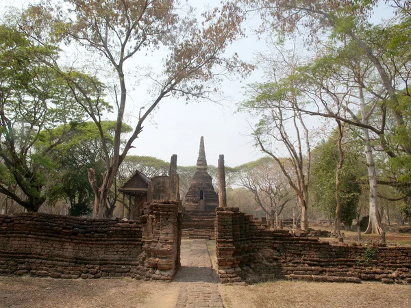 Sri satchanalai történelmi park, Észak-Thaiföld. — Stock Fotó