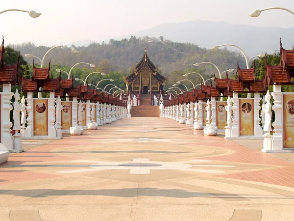 Χλωρίδα βασιλικό ναό chiang mai, Ταϊλάνδη — Φωτογραφία Αρχείου