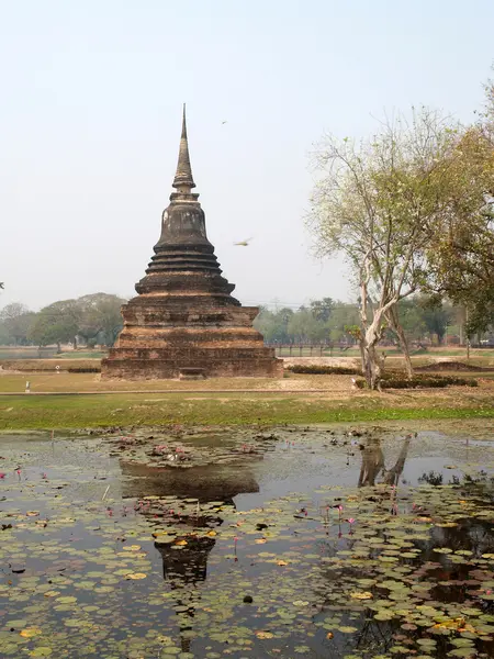 Parque histórico de Sukhothai, a cidade velha de Tailândia — Fotografia de Stock