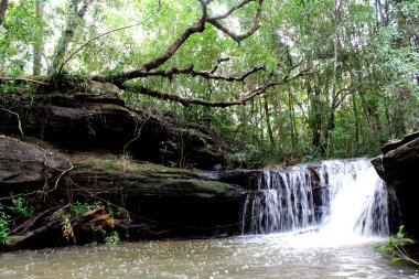 Soi sawan waterfall.pha taem Milli Parkı: ubon ratchathani Tayland.