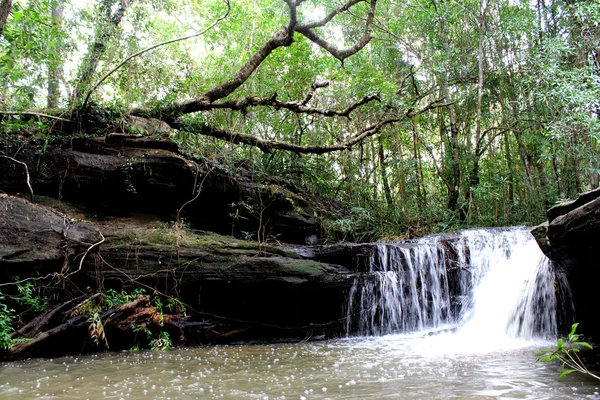 Soi Sawan waterfall.Pha Taem National Park Ubon Ratchathani Thailand. — Stock Photo, Image