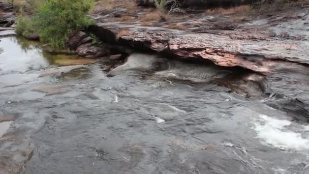 Wasserfall bei ubonratchathani thailand — Stockvideo