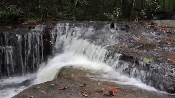 Wodospad w Tajlandii ubonratchathani — Wideo stockowe